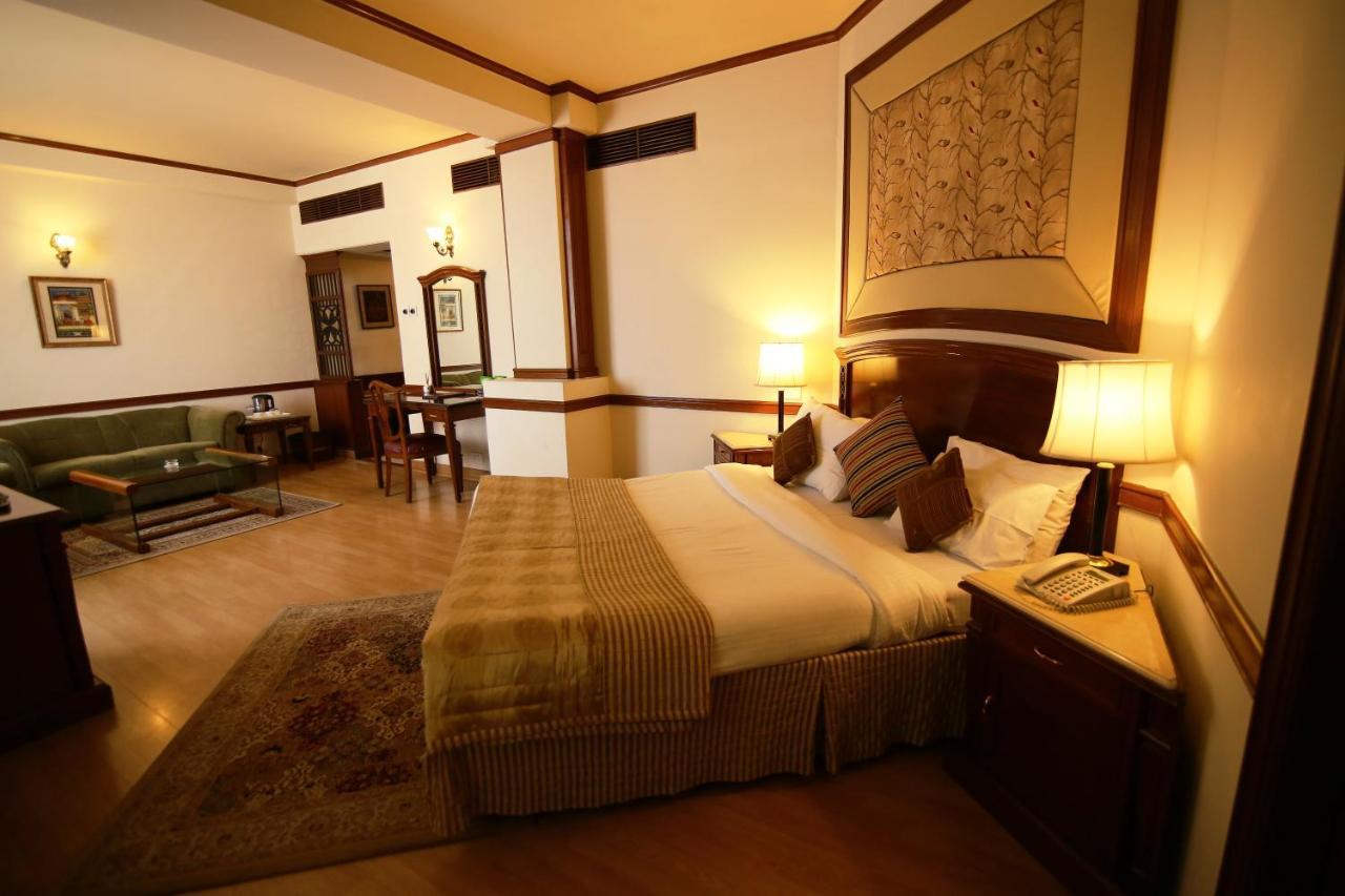 Hotel President Jalandhar Buitenkant foto