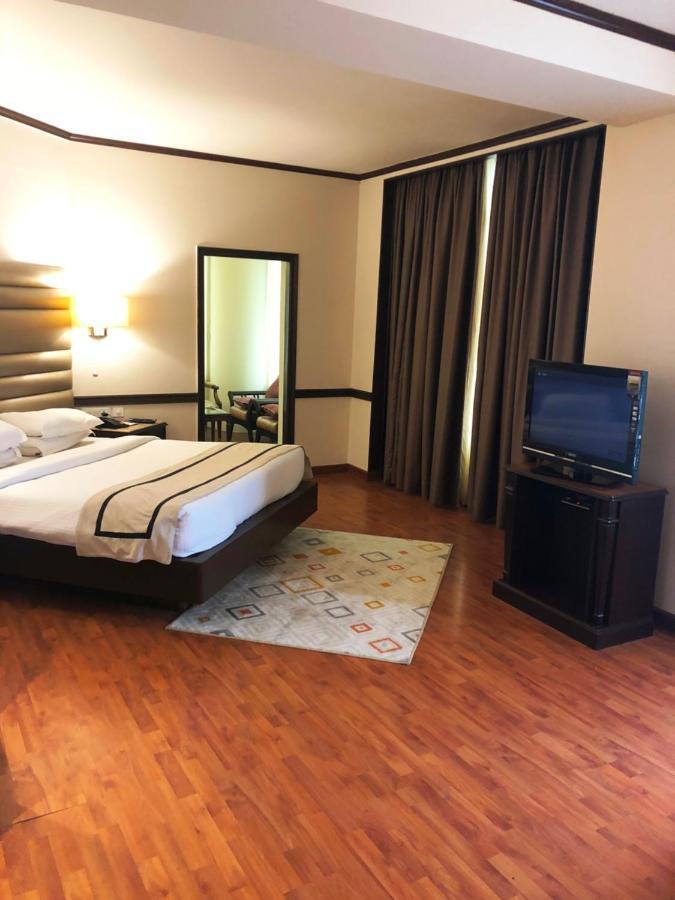 Hotel President Jalandhar Buitenkant foto
