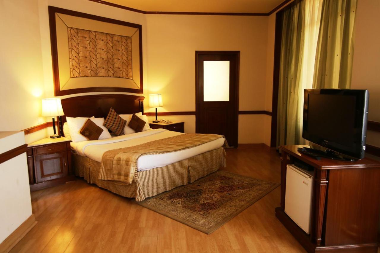 Hotel President Jalandhar Buitenkant foto