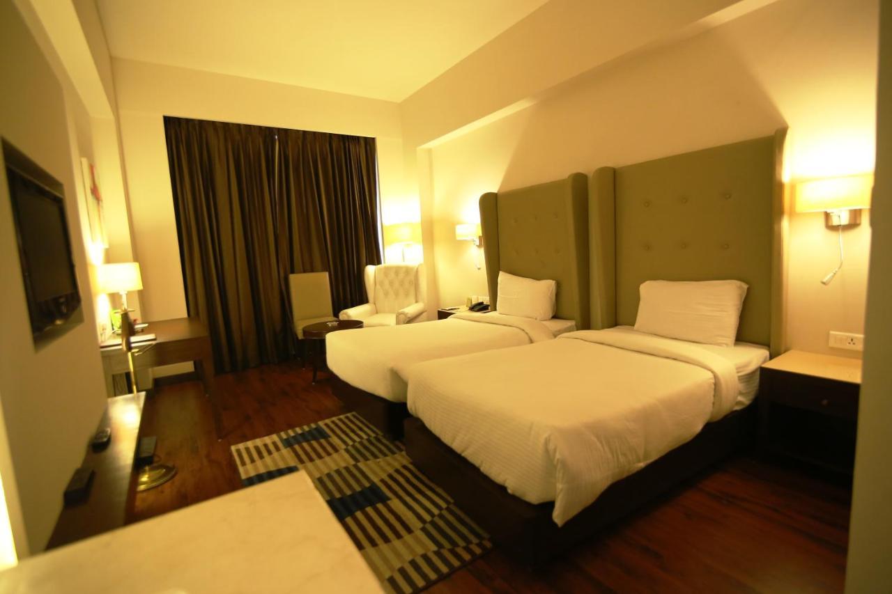 Hotel President Jalandhar Buitenkant foto