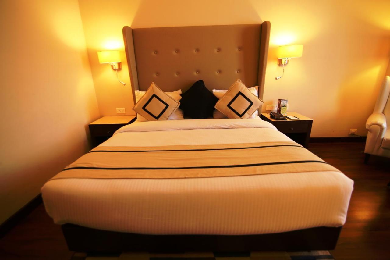 Hotel President Jalandhar Buitenkant foto