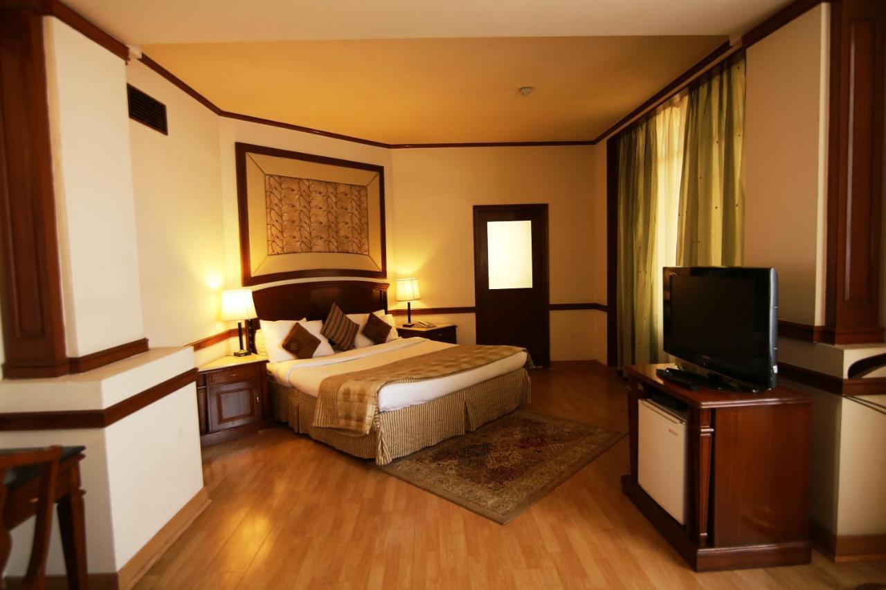 Hotel President Jalandhar Buitenkant foto